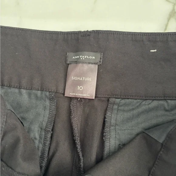 Ann Taylor Women's Signature Shorts Black Flat Front Size 10 Chino 4" inseam - Picture 7 of 8